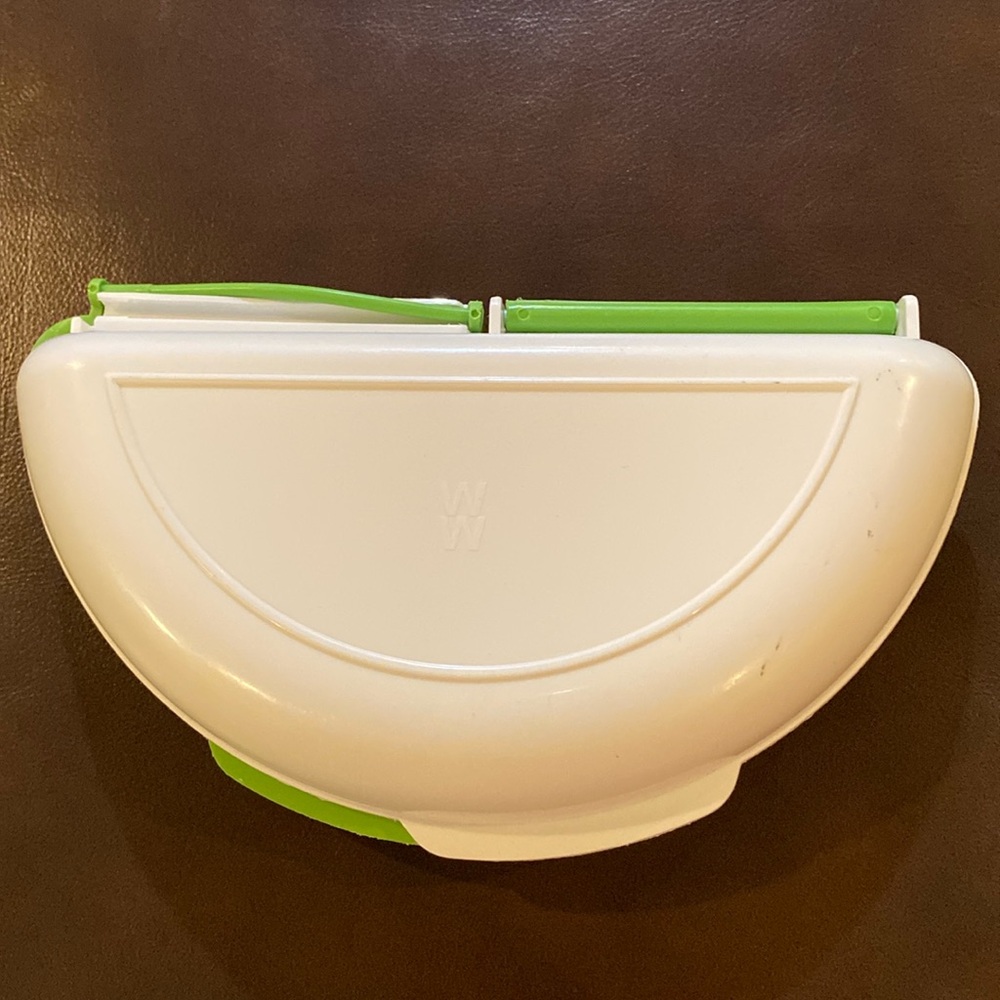 NWOT Weight Watchers microwave egg poacher. Or omelette maker. Dishwasher safe.